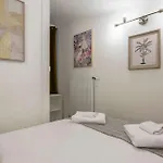 Neyret - Furnished - Downtown 아파트 *